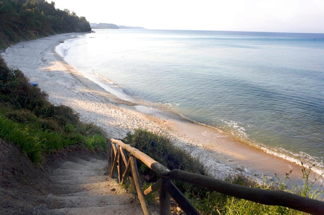 Theo Bungalows Boutique Hotel 크리오피지 외부 사진
