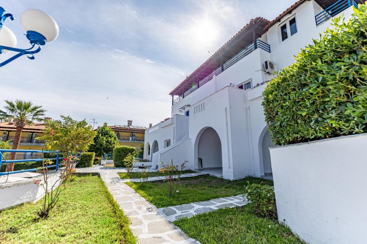 Theo Bungalows Boutique Hotel 크리오피지 외부 사진
